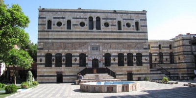 2 Damas  Palais Azem  rl   un des 150 palais du XVIII   s