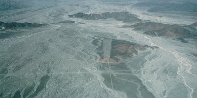 23 Desert de Nazca vue d ensemble des geoglyphes p2f